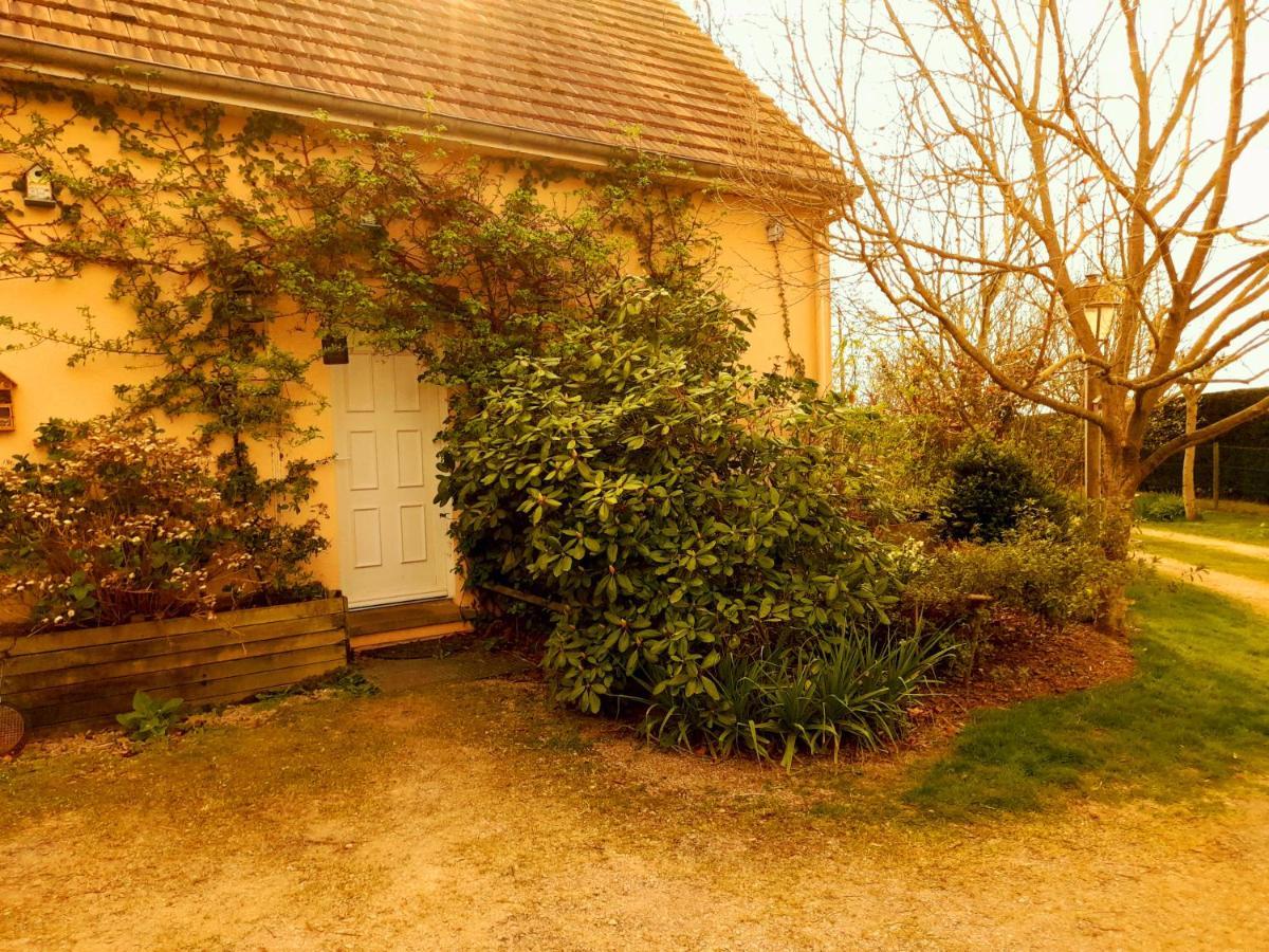 Chambres D'Hotes Naturistes De La Moque Souris Saint-Pierre-de-Mailloc Exterior foto
